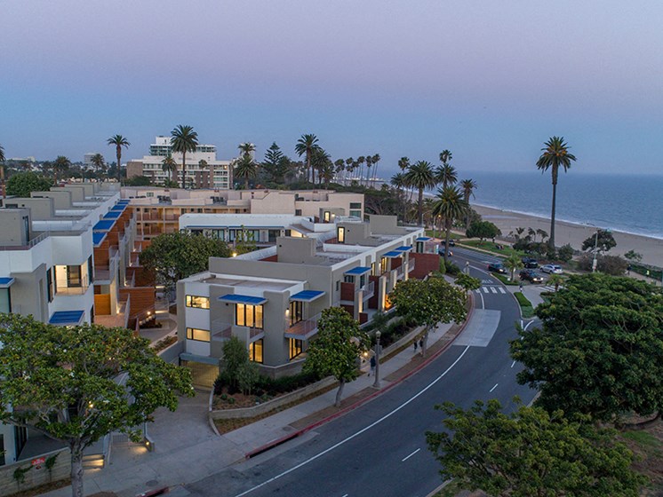 Newly Renovated Apartments at 301 Ocean Ave, Santa Monica, 90402